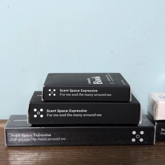 Commodity Fragrance Set Milk Book Gold Paper Nectar Moss+  Discovery Sample - Picture 5 of 6